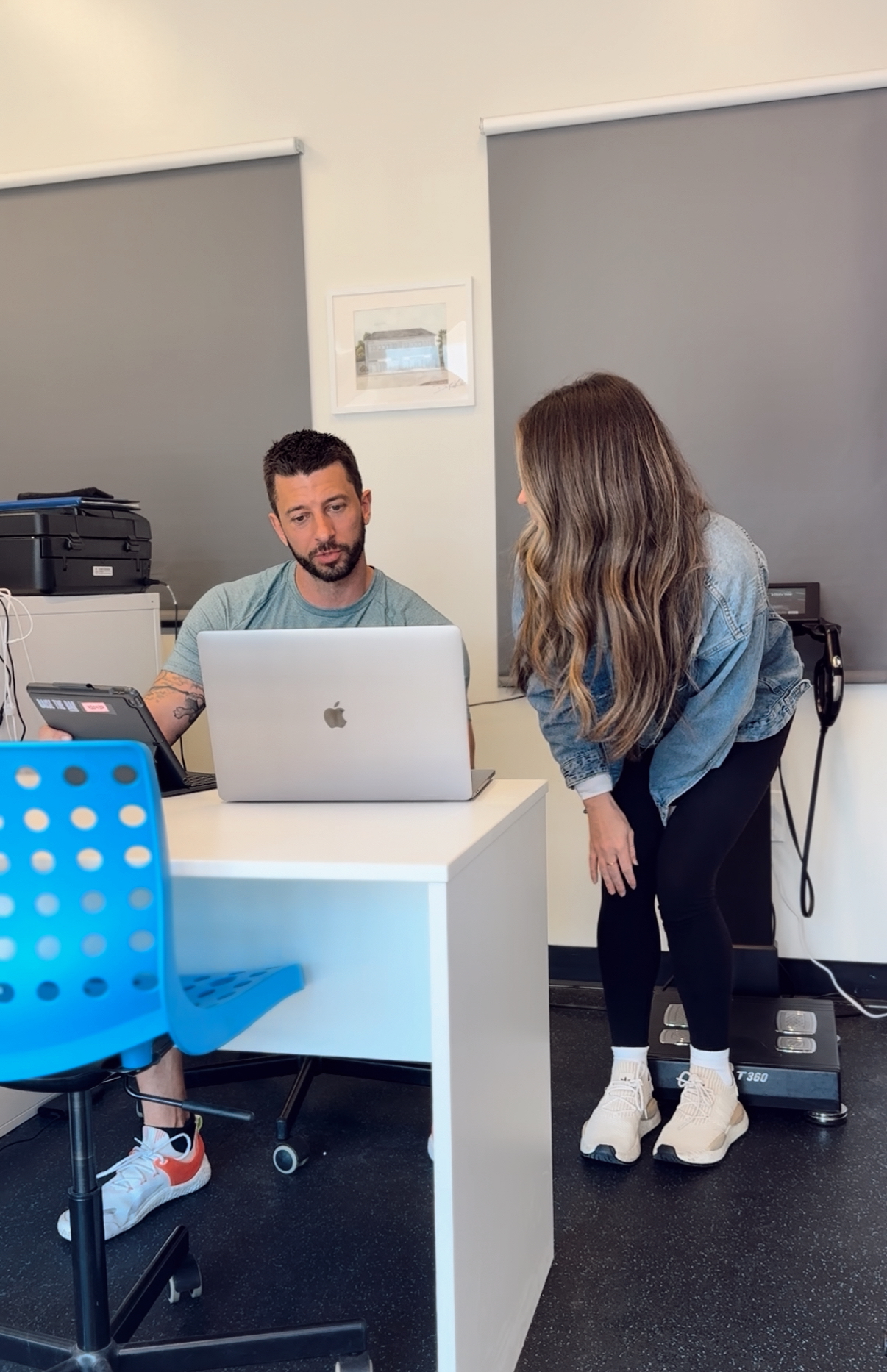 FloDesk user and client setting up their system